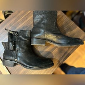 PRICE DROP Sam Edelman leather bootie